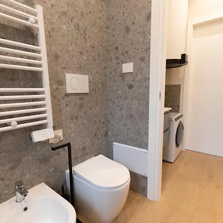 Ihost Luxury -free Parking- Plana 9 * Milán