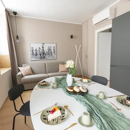 Appartement Ihost Luxury -free Parking- Plana 8 *