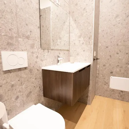 Ihost Luxury -free Parking- Plana 7 Apartment