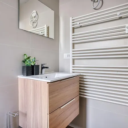 Rosmini13; Lil Gem In Sempione District Appartement