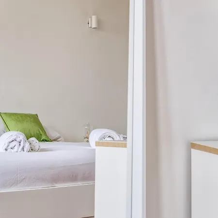 아파트 Balilla30; Spacious 2 Bedroom Next To Center 밀라노