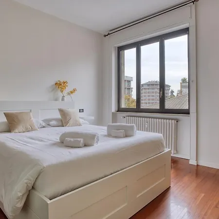 Balilla30; Spacious 2 Bedroom Next To Center 밀라노