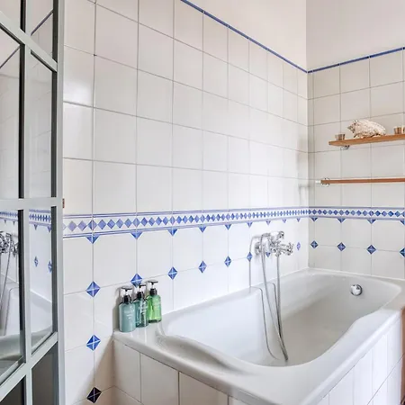 아파트 Balilla30; Spacious 2 Bedroom Next To Center