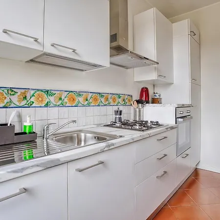Balilla30; Spacious 2 Bedroom Next To Center 아파트