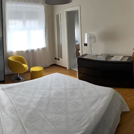 Bella Italy Urban Chic Via Mussi 10 Apartment