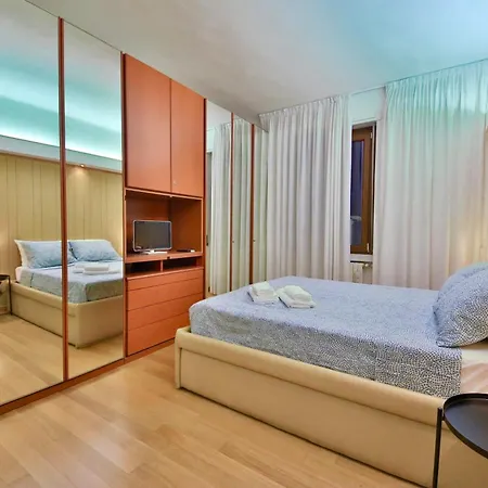 The Metropolitan Cozy Near Duomo + Wifi Apartment