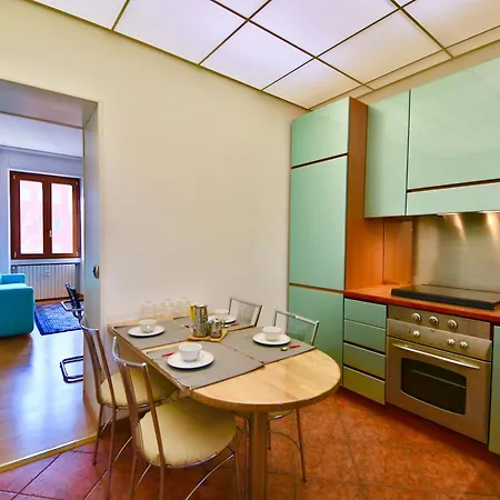 The Metropolitan Cozy Near Duomo + Wifi Apartment