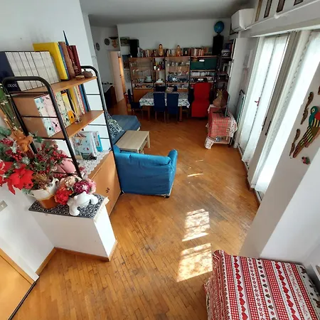 Algarotti 4 Train Station Apartment *
