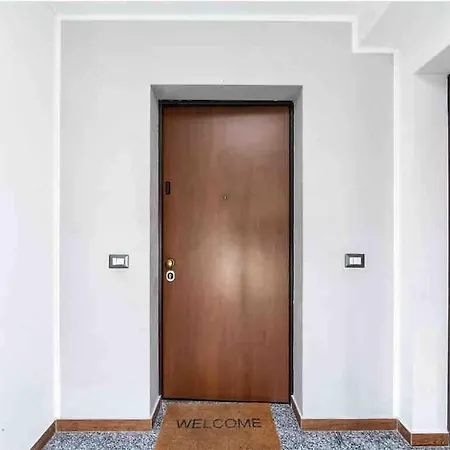 Dynamic In * ميلان