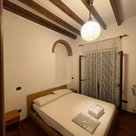 Lilly House Apartment