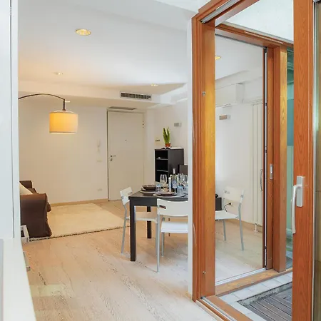 Navigli 10 Min Loft Moderno Con Area Esterna * Milaan