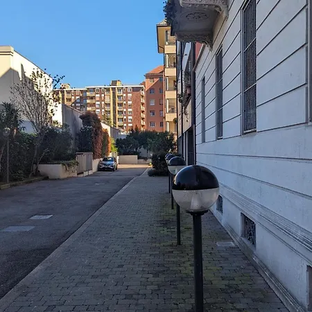Parking + Balcony Accogliente Bilocale