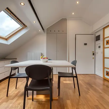 Royal -montenapoleone- *