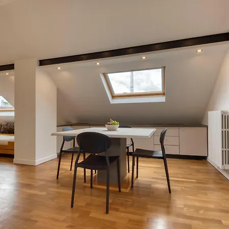 Royal -montenapoleone- * Milão