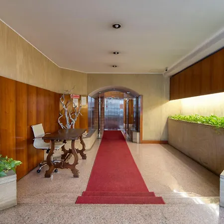 Royal -montenapoleone-