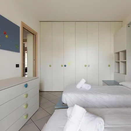 Niguarda - Ampio E Moderno Trilocale * Milano