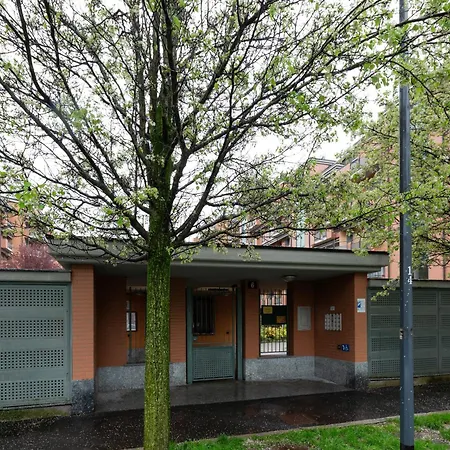 Niguarda - Ampio E Moderno Trilocale Milano