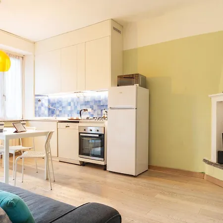 Marta Flexyrent A.c. * מילאנו