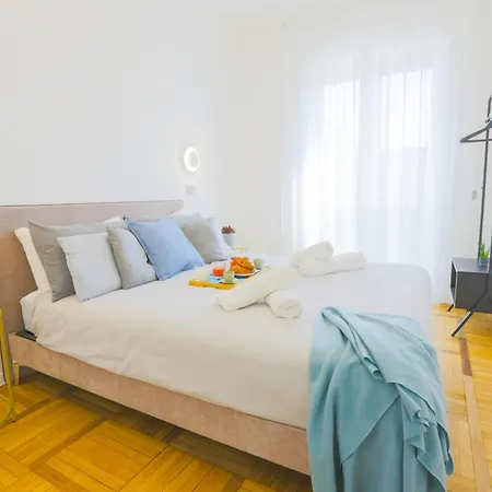 Private Luxury 5 Bedroom - Station * Milan