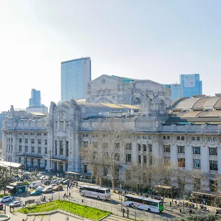 Private Luxury 5 Bedroom - Station Apartment Milan