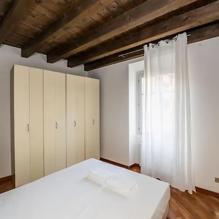 Apartament Wonderful Two Floors Mediolan