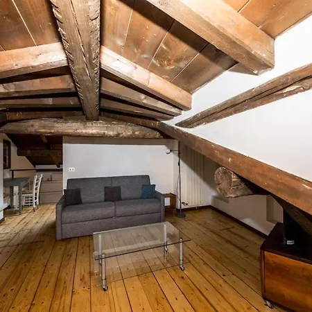 Wonderful Two Floors * Milán