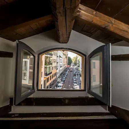 Wonderful Two Floors * Milán