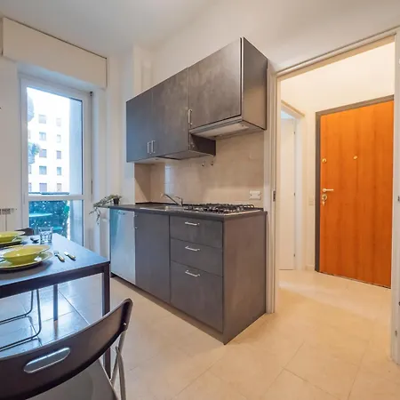 I Host - Melloni 34 ميلان