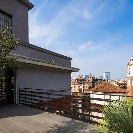 Cadamosto Art Penthouse With Terrace R&r Milan