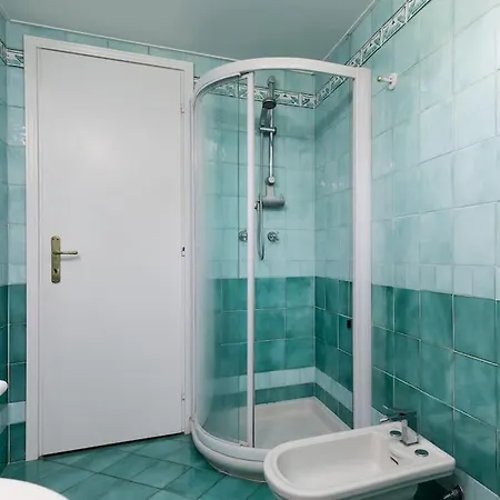 Fondazione Prada - Quadrilocale In Stile Classico * Milano