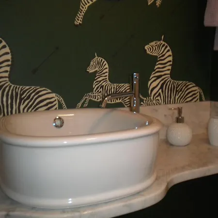Apartamento Zebra Rosso