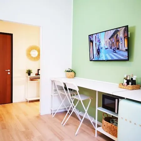 Sunny Flat 50 Meters From The Metro Apartment Milan