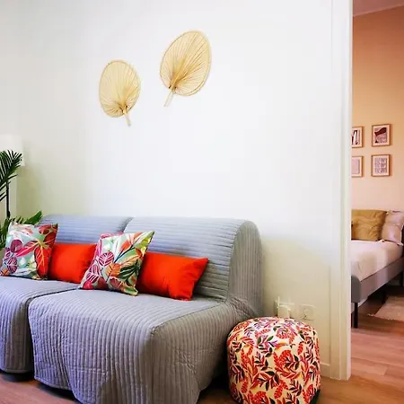 Sunny Flat 50 Meters From The Metro Apartment *