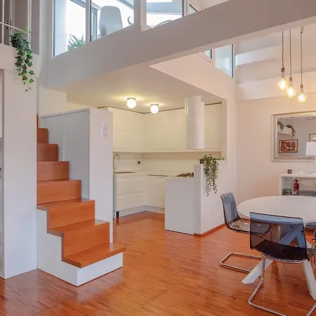 Daire Navigli Design With Balcony *