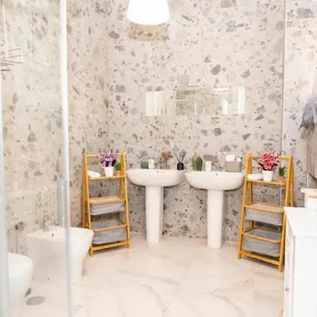 Гостевой дом Duomo Elegant In Santa Marta Милан