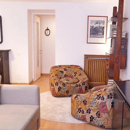 Appartement Stylish Loft With Balcony By The Center And Moscova Metro Station Milaan