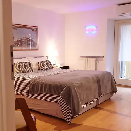 Stylish Loft With Balcony By The Center And Moscova Metro Station Appartement Milaan
