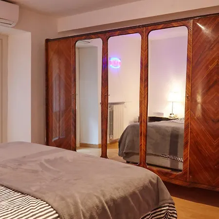 Appartement Stylish Loft With Balcony By The Center And Moscova Metro Station Milaan