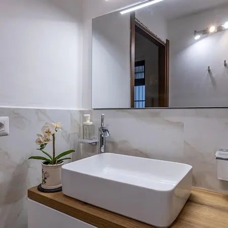 Daire Industrial Loft In Maciacchini - Metro 50m Smartworking & Netflix *