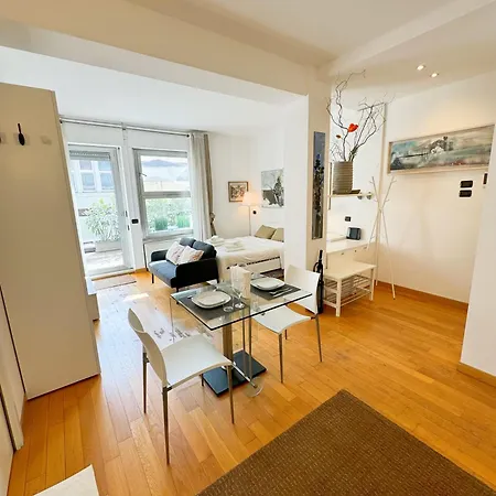 Appartement Open Space Con Terrazzo In *