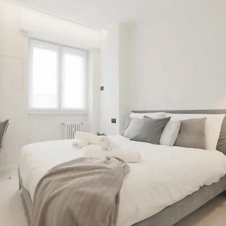 Station Modern Flat W/private Parking Milano