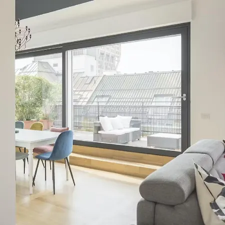 6 Guests With View In Appartement Milaan