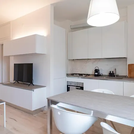 アパート Bilocale Con Balcone In Zona Tranquilla E