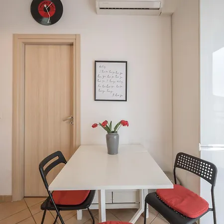 Primopiano - Palmanova Apartman Milánó