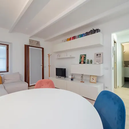 I Host - Vigevano 13 * Милан