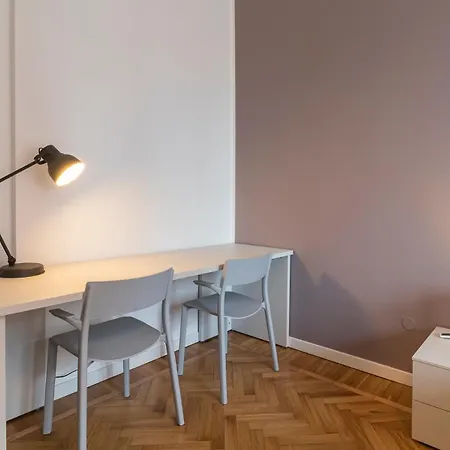 Bilocale Con Balcone In Zona Tranquilla E アパート