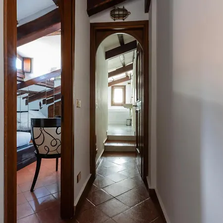 Italianway - Bigli 6 *