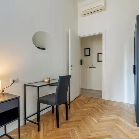 Apartment Elegant Brand New Near Duomo