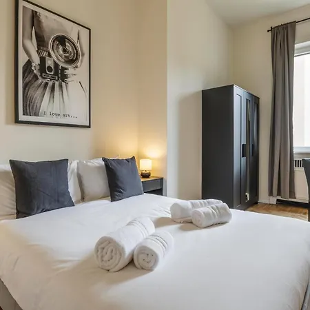 Elegant Brand New Near Duomo Apartment Milan