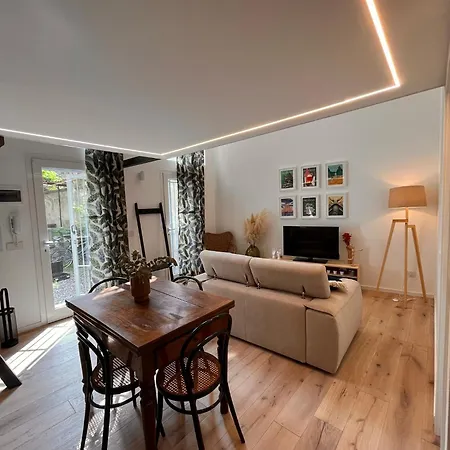 Classy & Chic 2 Storey Loft 公寓 *